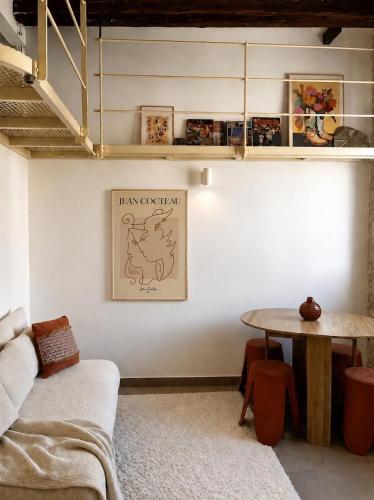Cozy Loft-Style Apartment - Central Menton