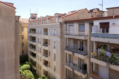Studio cosy climatisé avec balcon hypercentre
