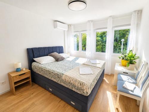 Great flat few minutes from the beach!
