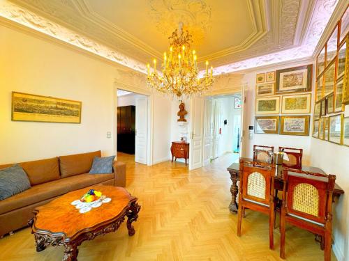 7th HEAVEN Vienna Center Apartments
