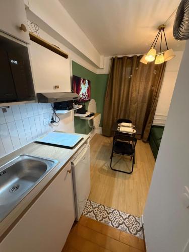 Cosy studio apartment near Montmartre