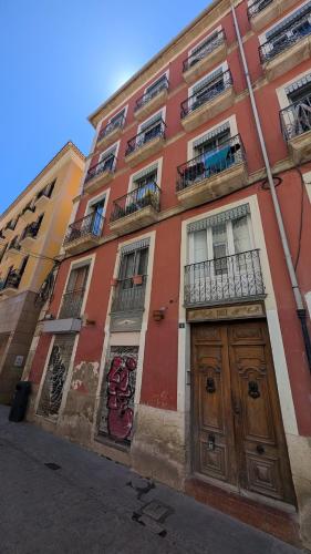 Renovated 3BR Oasis with AC - Steps to Beach