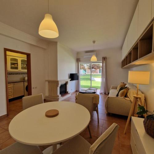 Vilamoura Apartment with 2 Pools, Terrace & AC
