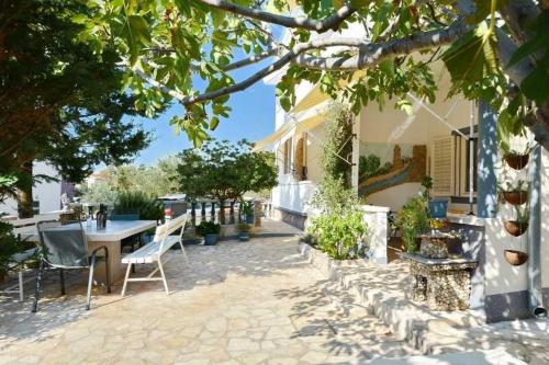 Apartments with parking space Starigrad, Paklenica - 18830