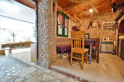 Apartments with parking space Starigrad, Paklenica - 18830