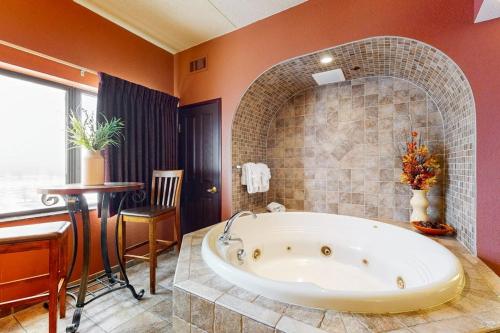 a large bathroom with a large tub in a room at Chula Vista Condo 2632/2634 in Wisconsin Dells