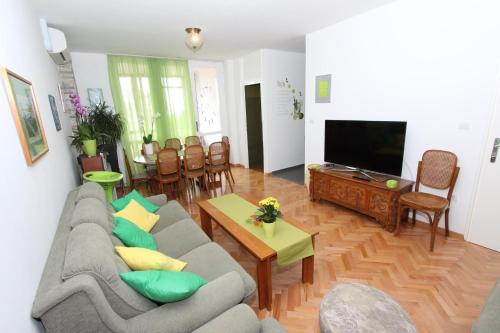 Apartments with WiFi Rovinj - 25949