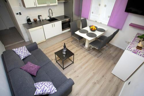 Apartments with WiFi Split - 25991