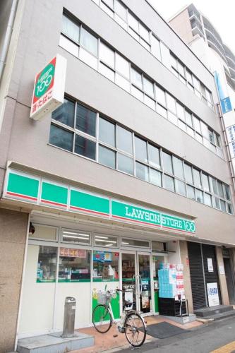 Guest House HAMAYA 大国町駅から1分,難波駅まで1駅2分の好立地