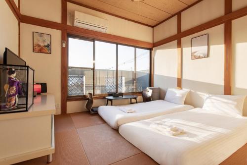 New! Direct to Kansai Airport! 3A Home - 聖天下 難波まで電車5分 3階建て一棟貸切住宅 バルコニー付 ファミリー向け