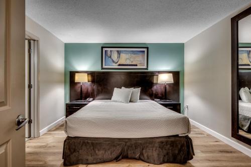 Oceanfront Paradise Sleeps 10 w Stunning Sunrises photo 65