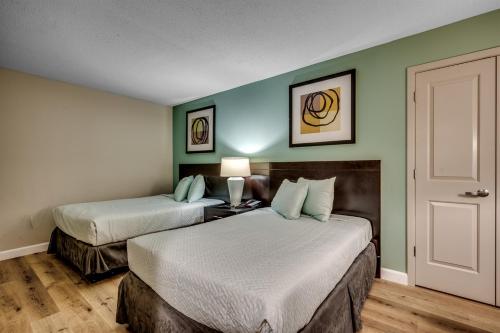 Oceanfront Paradise Sleeps 10 w Stunning Sunrises photo 69
