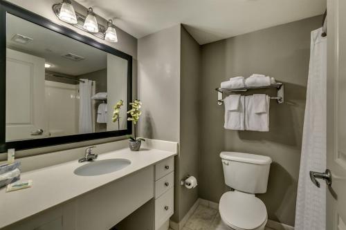 Oceanfront Paradise Sleeps 10 w Stunning Sunrises photo 48