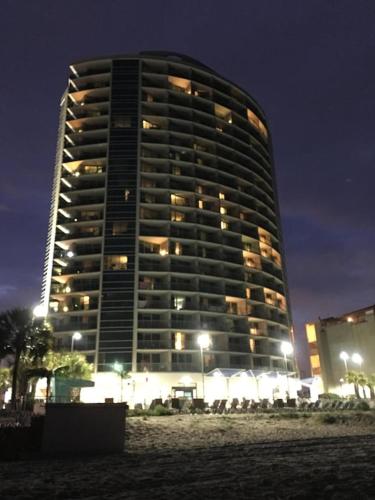 Oceanfront Paradise Sleeps 10 w Stunning Sunrises photo 108