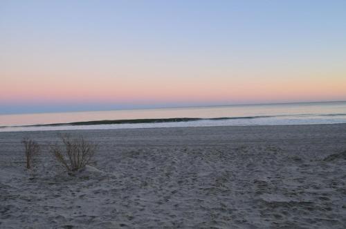 Oceanfront Paradise Sleeps 10 w Stunning Sunrises photo 123