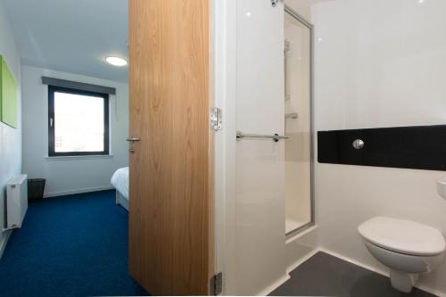 Ванная комната в Destiny Student – Murano (Campus Accommodation)