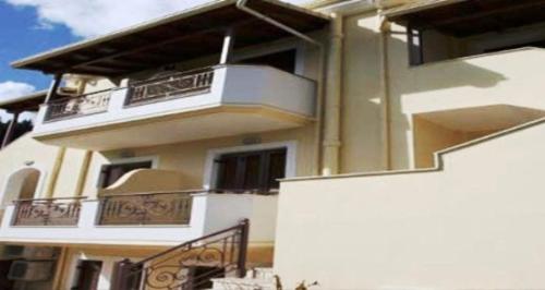 Foto dalla galleria di VILLA KAROLINA Tsogkas a Sivota