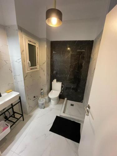 PAPANASTASIOU Pireas Bay View Modern Apartment