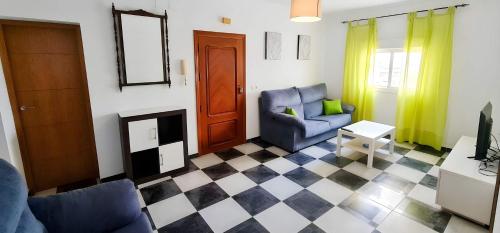 Piso centrico en Conil solo alquilamos a familias