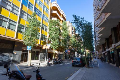 Modern Apartment near FC Barcelona Stadium