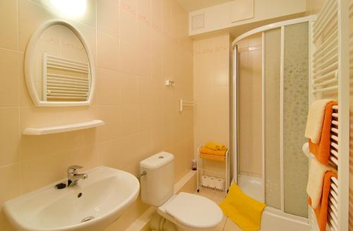 Koupelna v ubytování Apartmá Turista, Pec pod Sněžkou