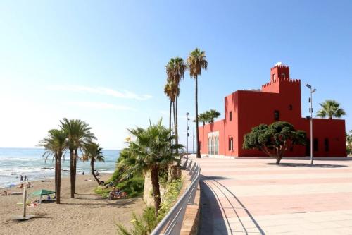 Benalbeach | First Line Beach & Pools photo 8