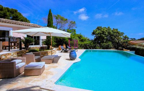 Stunning Home In Hyères With Sauna