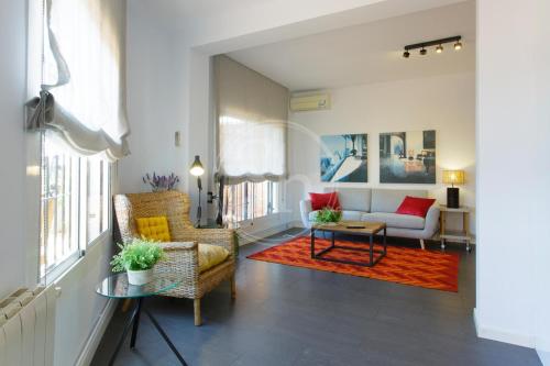 Barcelona Eixample Apartment with Private Terrace