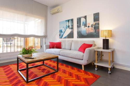 Barcelona Eixample Apartment with Private Terrace