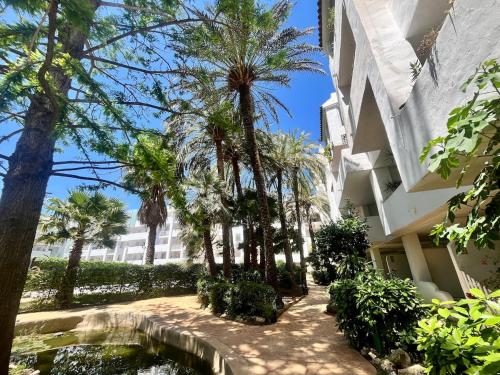 Maena Oasis