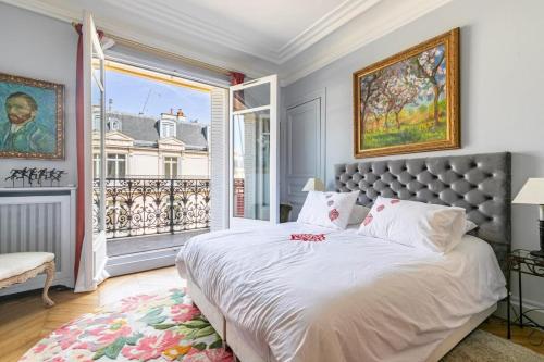 Exceptional 160 m2 apartment I Triangle d'Or