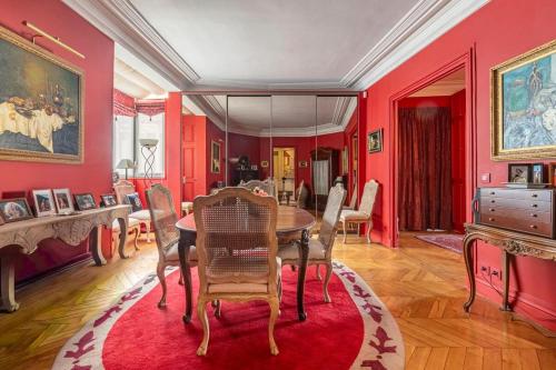 Exceptional 160 m2 apartment I Triangle d'Or