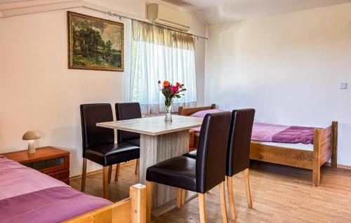 Awesome Apartment In Medulin With Wifi