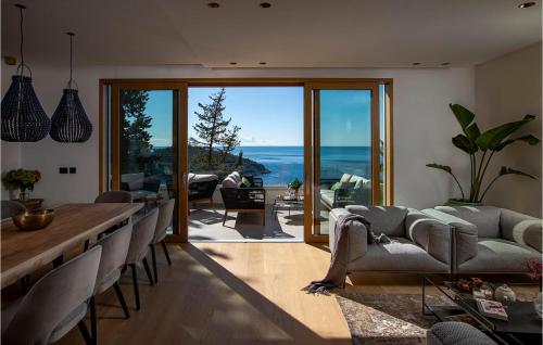 Awesome Home In Dubrovnik With Sauna