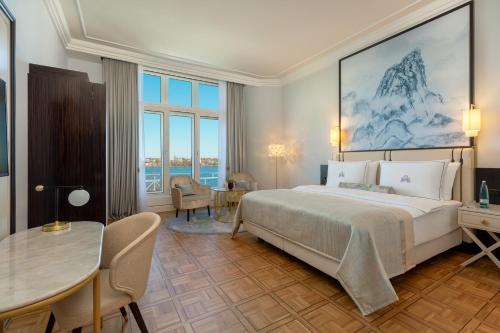 Hotel Atlantic Hamburg, Autograph Collection — Lake view