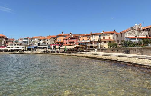 Beach Front Apartment In Umag With House Sea View