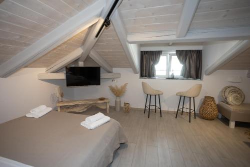 Cosmopolitan Suites