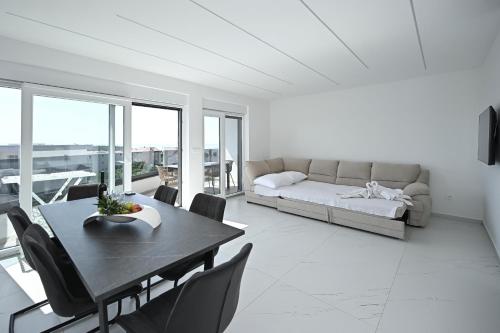Apartments Ante with pool and jacuzzi