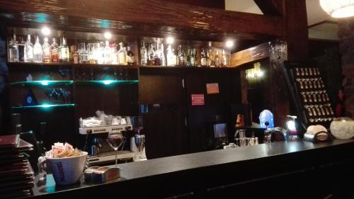 Ο χώρος του lounge ή του μπαρ στο Zajazd Pod Niedźwiedziem