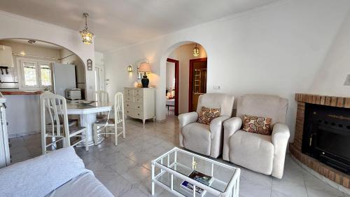 AP407 - Pueblo Rocio