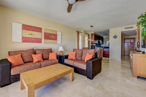 2 Beds with Sea View, Pool, close to Beach