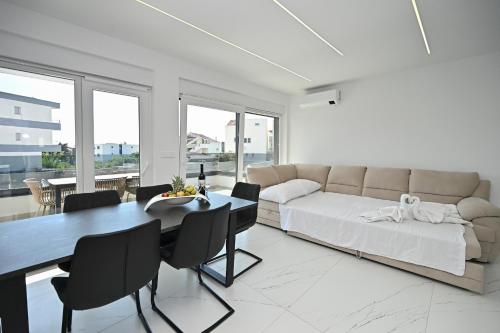 Apartments Ante with pool and jacuzzi