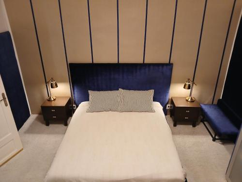 For 4 Guests 2 Bedroom 80m2 Apartment Warsaw City Center, Quiet Courtyard