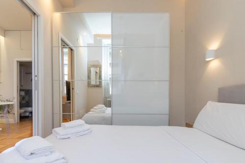 Xenia Milano - 2 room apt in via Teodosio 60