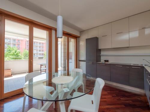 Xenia Milan - 2rooms apt in Via Spadolini 11B