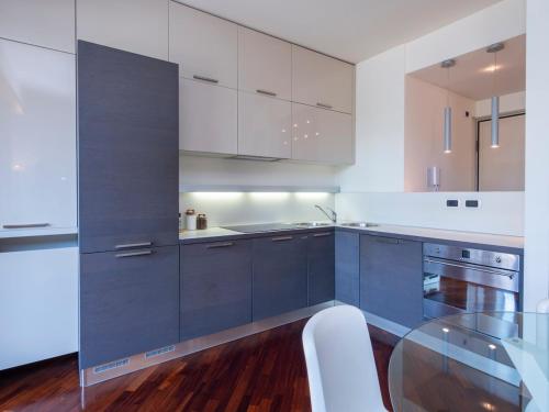 Xenia Milan - 2rooms apt in Via Spadolini 11B