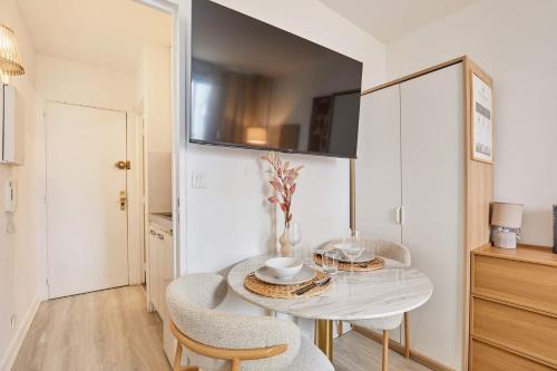 Studio Center of Paris Le Marais