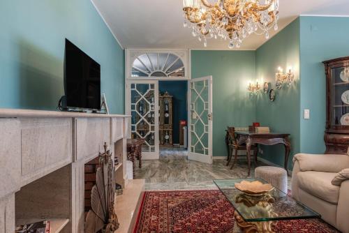 Aposentus - Vintage Retreat in Sá Carneiro Plaza
