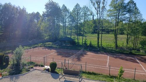 an aerial view of a tennis court at Słoneczny Set in Wólka Klucka