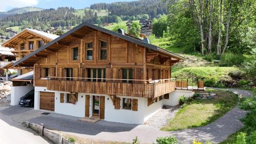 Chalet Solarys 12 personnes 5 chambres & 5 SDB bord ruisseau